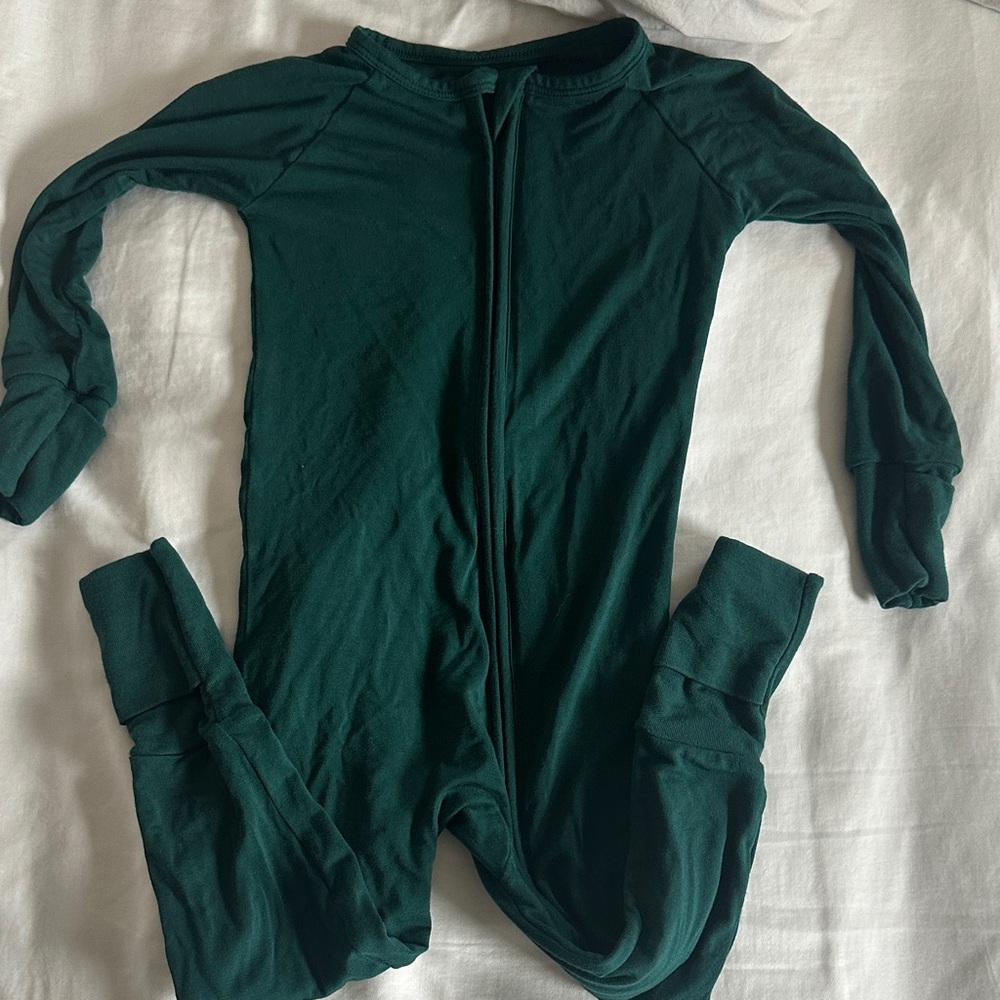 Limited edition little sleepies emerald zippie size 12-18 months defective